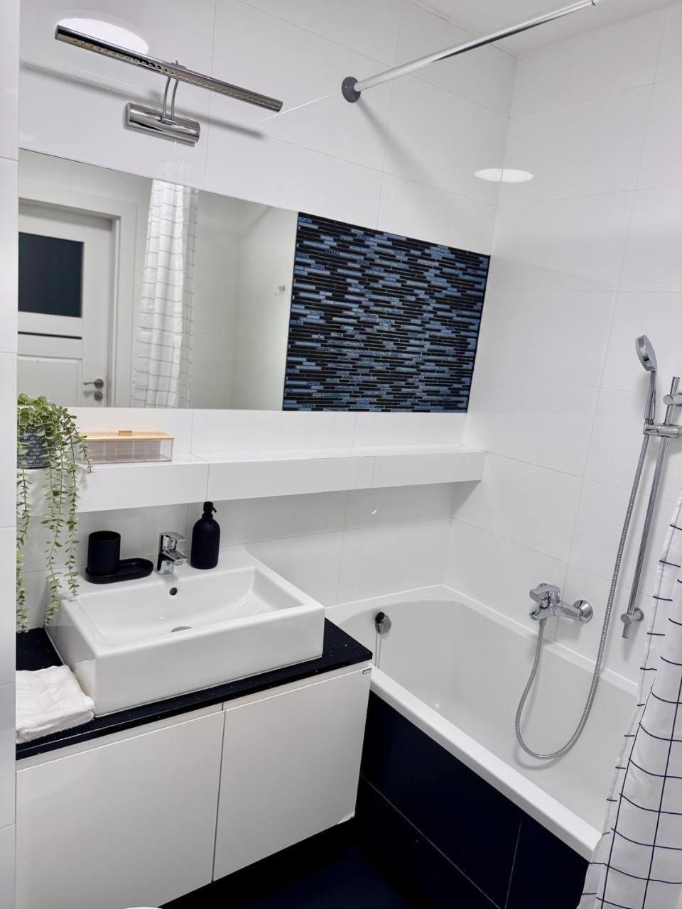 C- Home4U - Apartment With A City View Close To Aquapark, Parking In Secured Area Krasków Εξωτερικό φωτογραφία