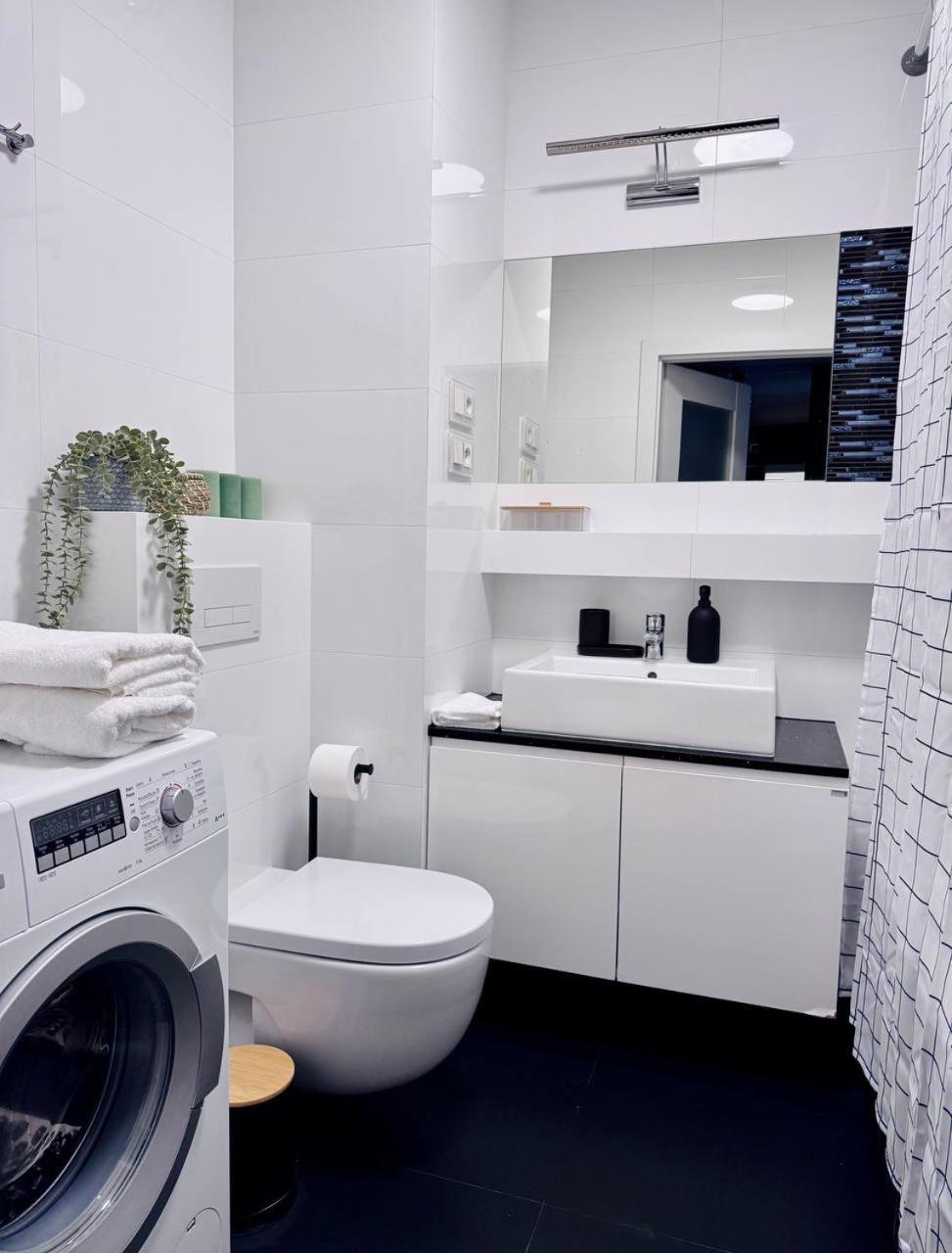 C- Home4U - Apartment With A City View Close To Aquapark, Parking In Secured Area Krasków Εξωτερικό φωτογραφία
